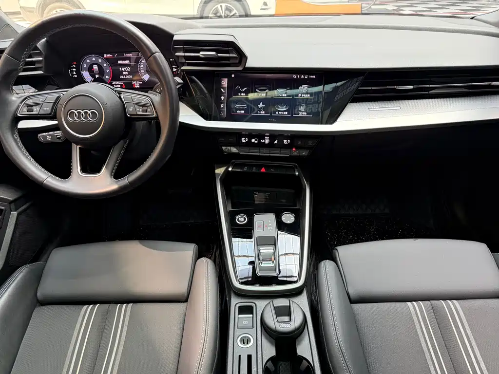 Audi A3 2023 — фото 20