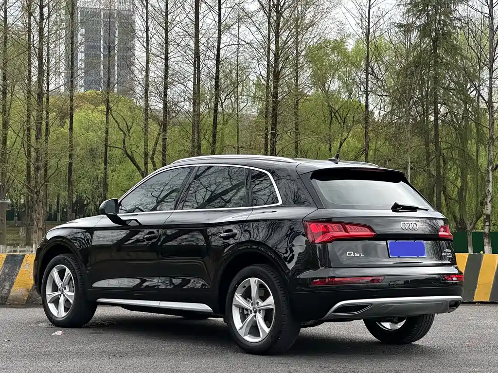 Audi Q5L 2021 — фото 5