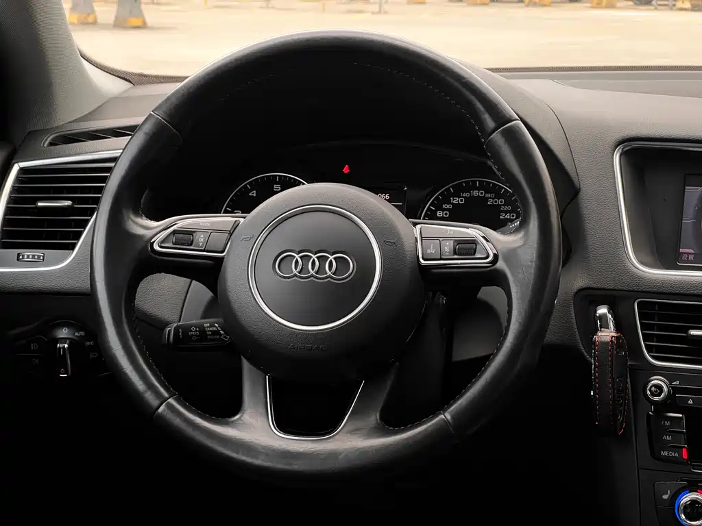 Audi Q5 2015 — фото 20