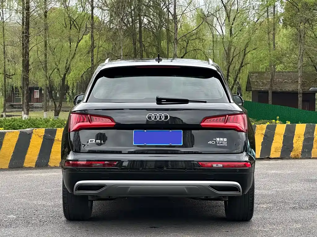 Audi Q5L 2021 — фото 6
