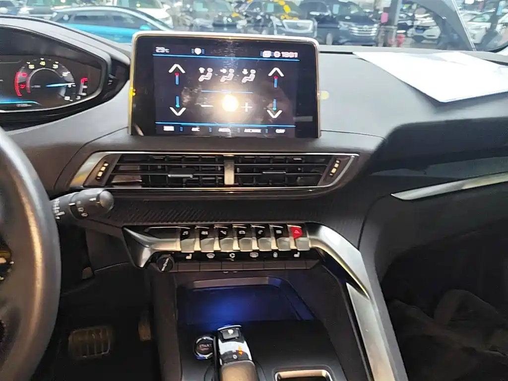 Peugeot 4008 2018 — фото 13