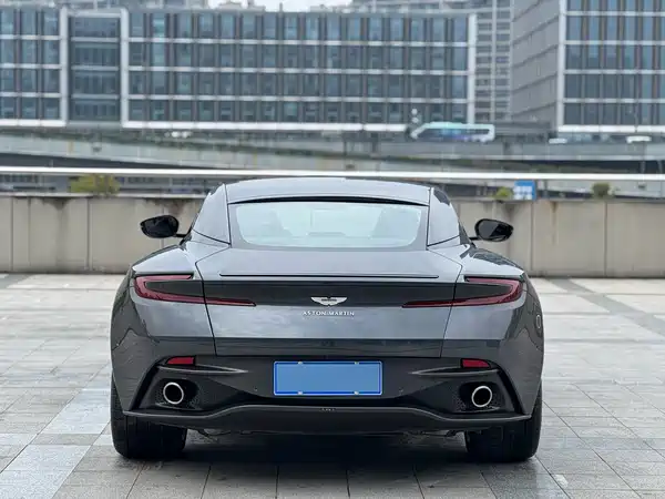 Aston Martin DB11 2019