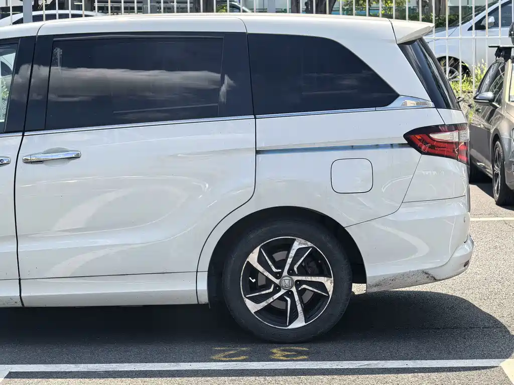 Honda Odyssey 2016 — фото 8