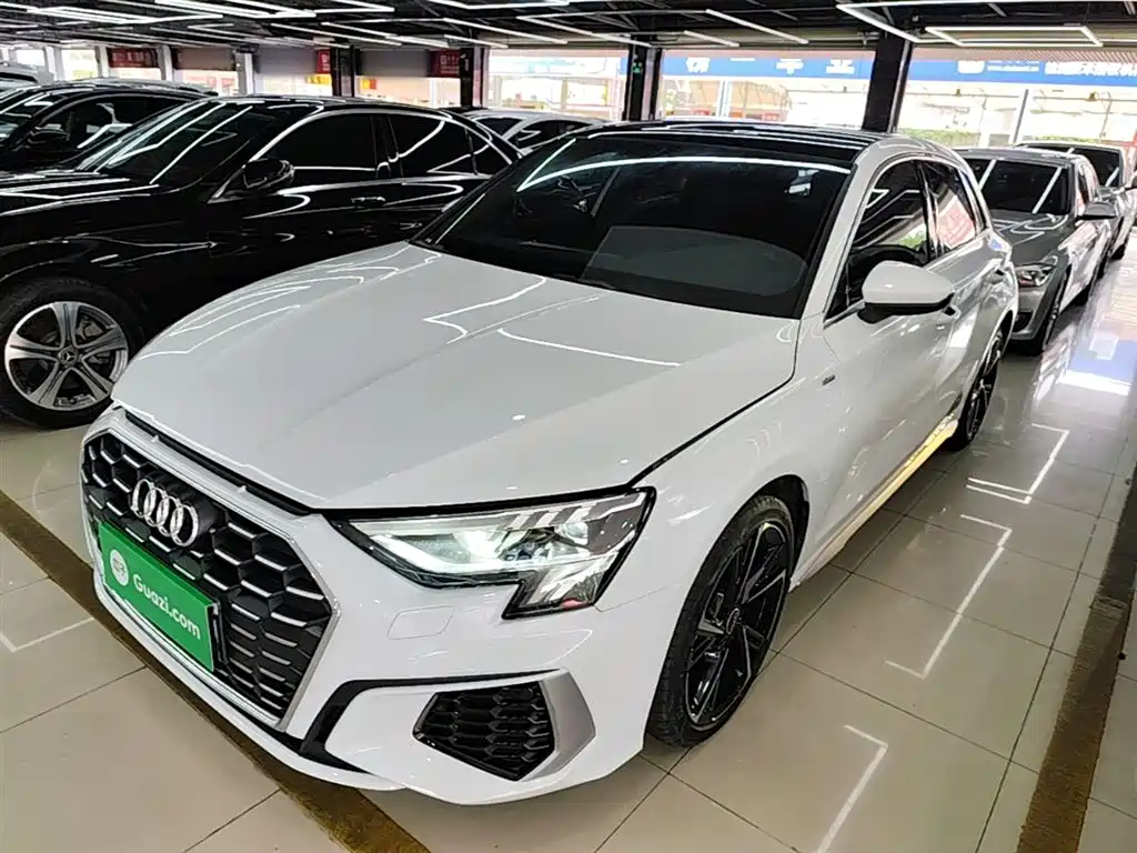 Audi A3 2023 — фото 1