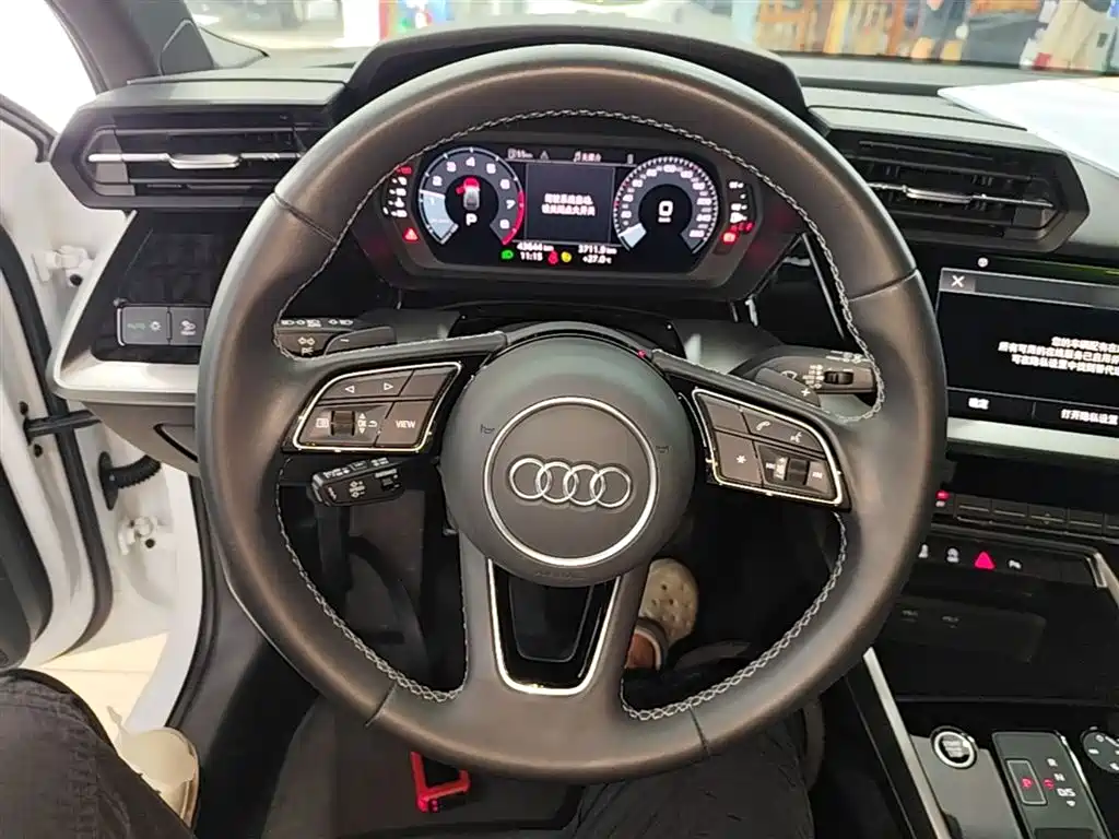 Audi A3 2023 — фото 11