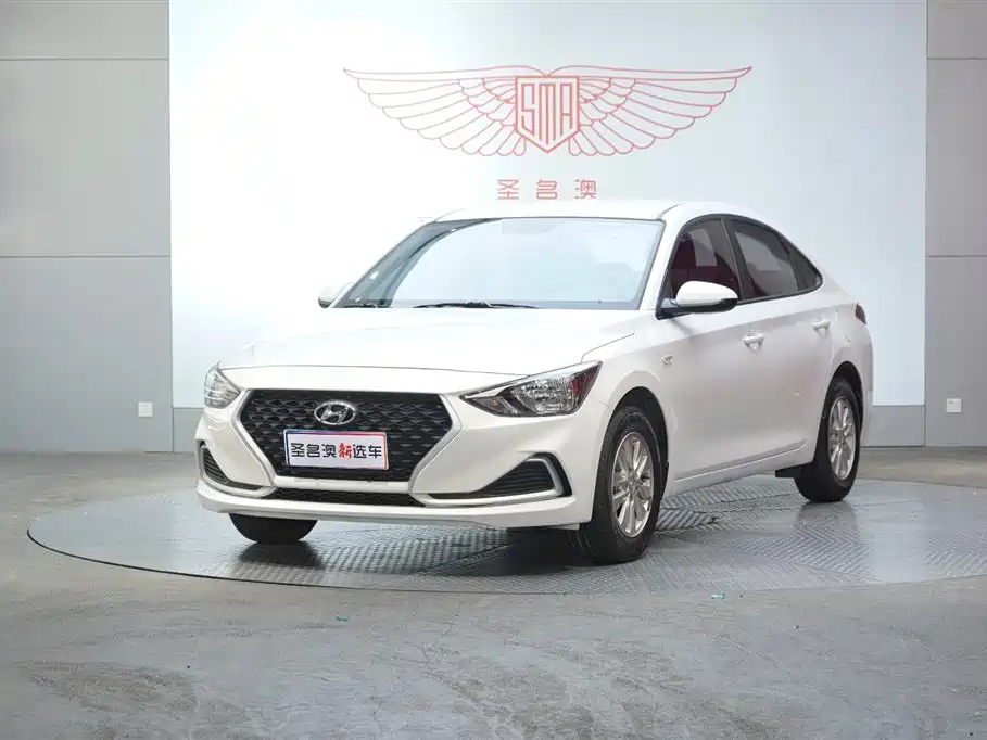 Hyundai Elantra 2021 — фото 1