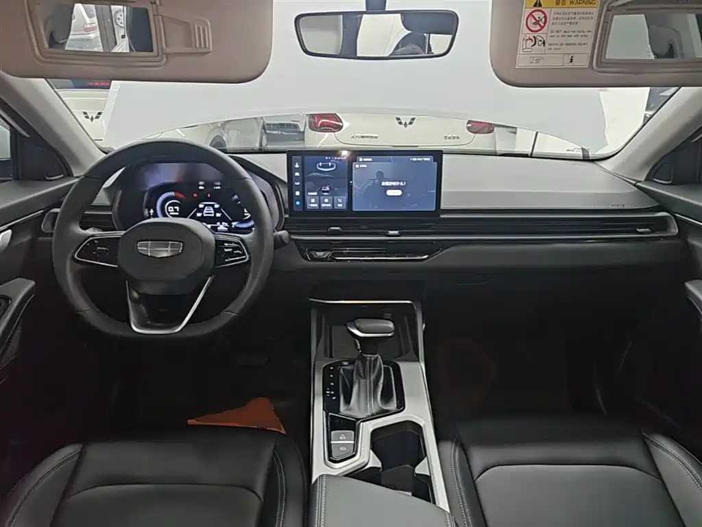 Geely Emgrand 2025 — фото 10
