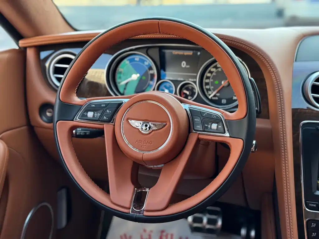 Bentley Continental 2014 — фото 13