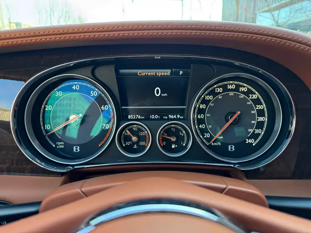 Bentley Continental 2014 — фото 15
