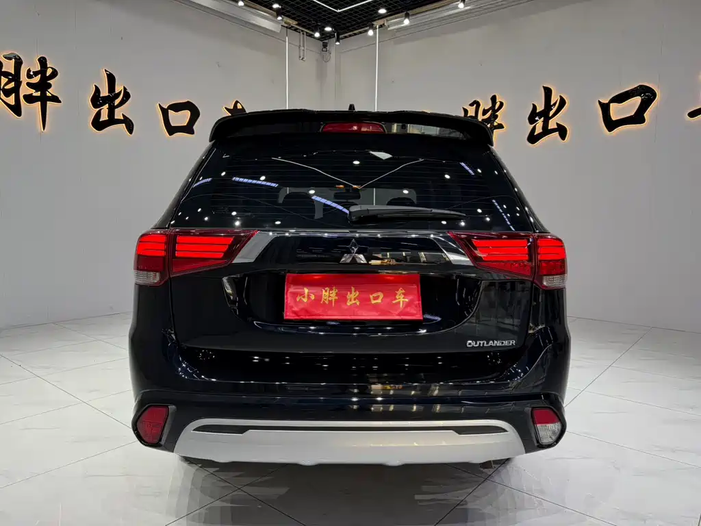 Mitsubishi Outlander 2022 — фото 5