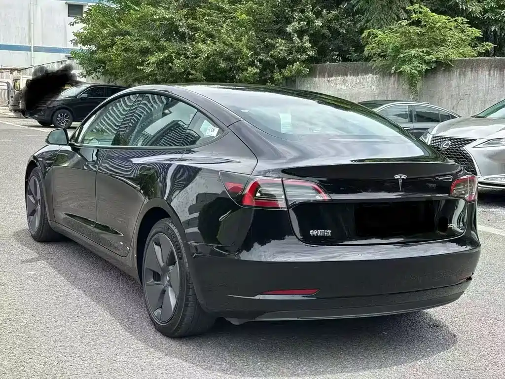 Tesla Model 3 2022 — фото 9