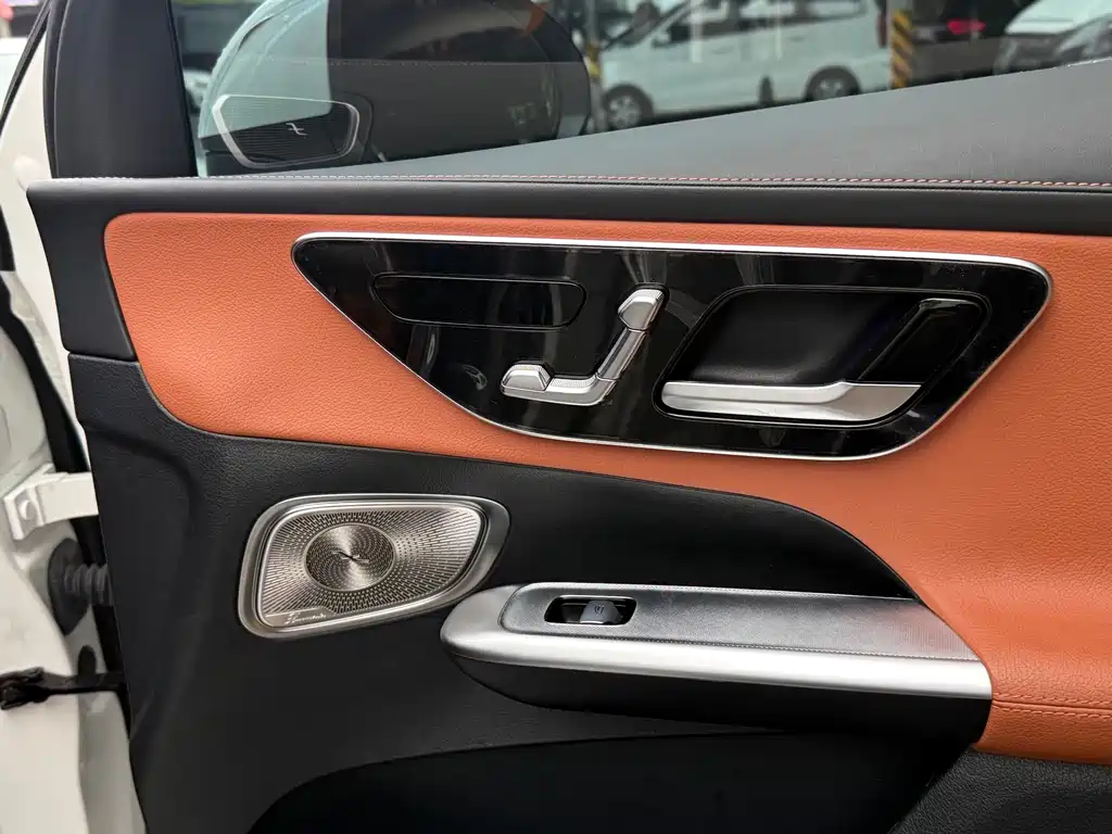 Mercedes-Benz GLC 2023