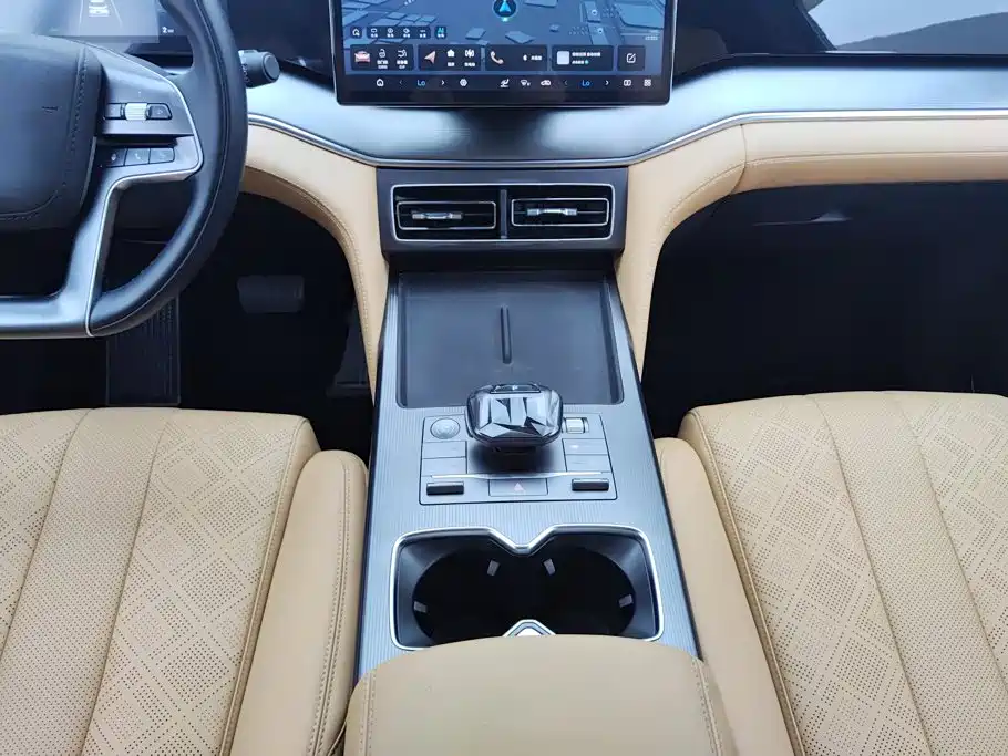 BYD Song L DM-i 2025 — фото 16