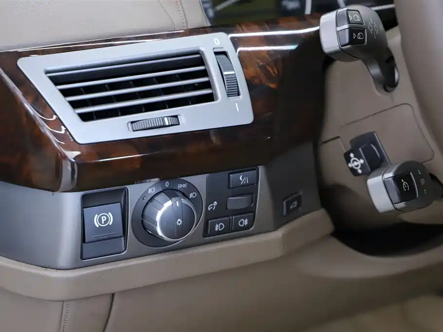 BMW 7 Series 2008 — фото 12