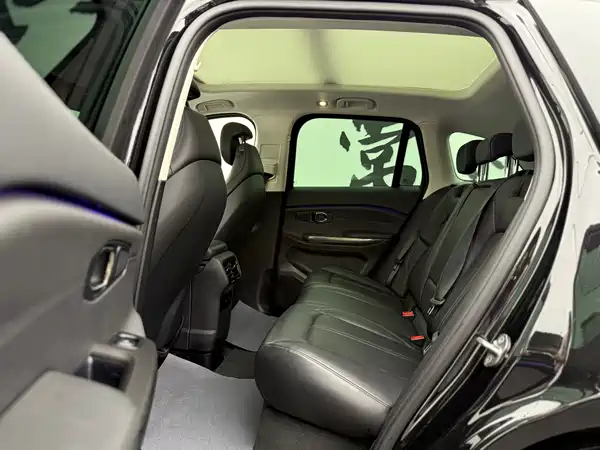 NIO ES6 2020