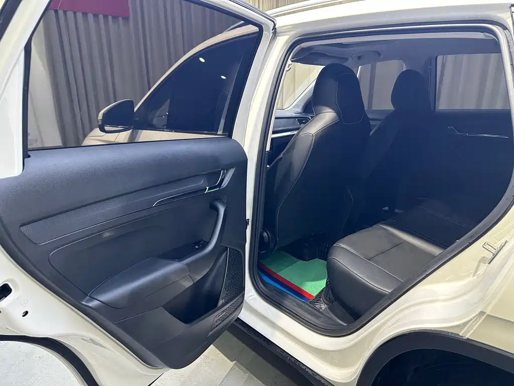Skoda Kamiq 2023 — фото 9