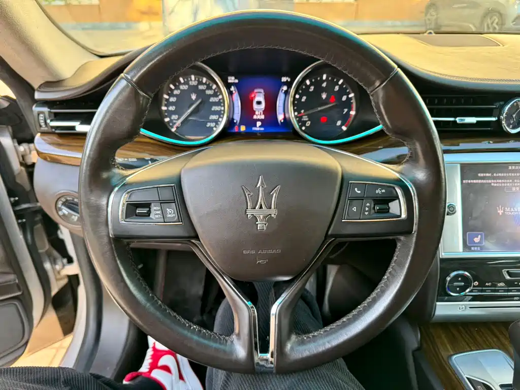 Maserati Quattroporte 2014 — фото 11