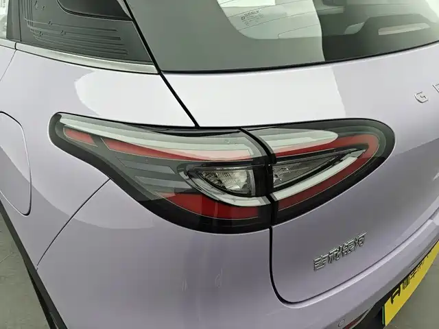 Geely Galaxy Starwish 2025 — фото 12