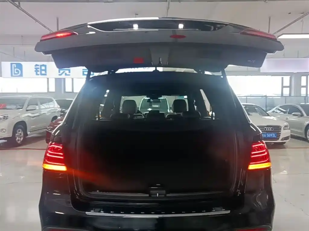 Mercedes-Benz GLE 2018 — фото 19