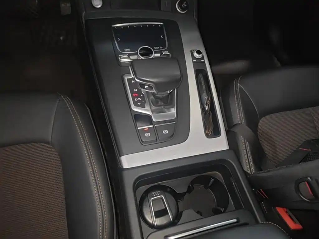 Audi Q5L 2019 — фото 14
