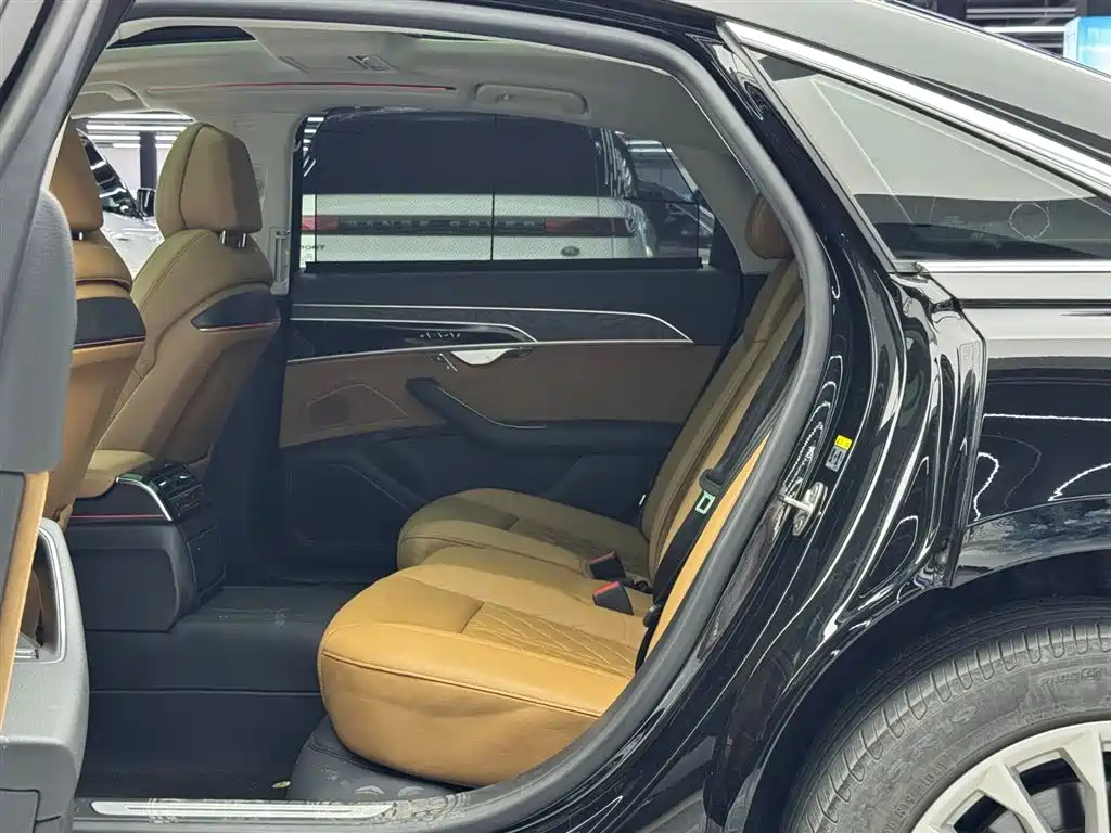 Audi A8 2021