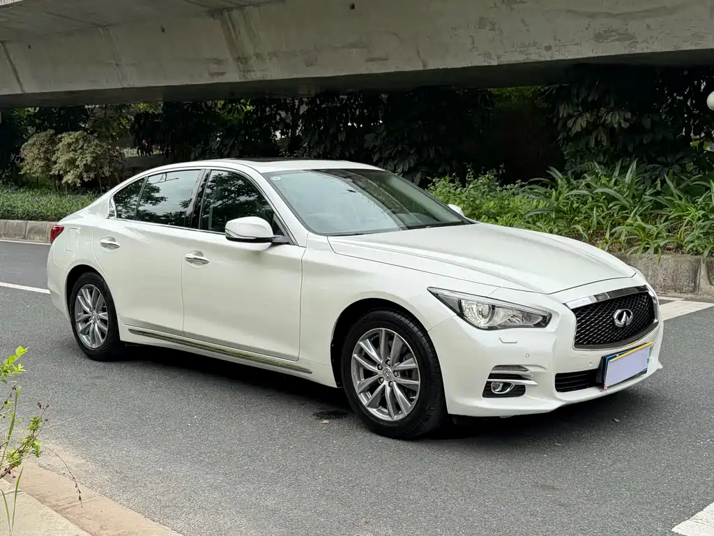 Infiniti Q50L 2017 — фото 3