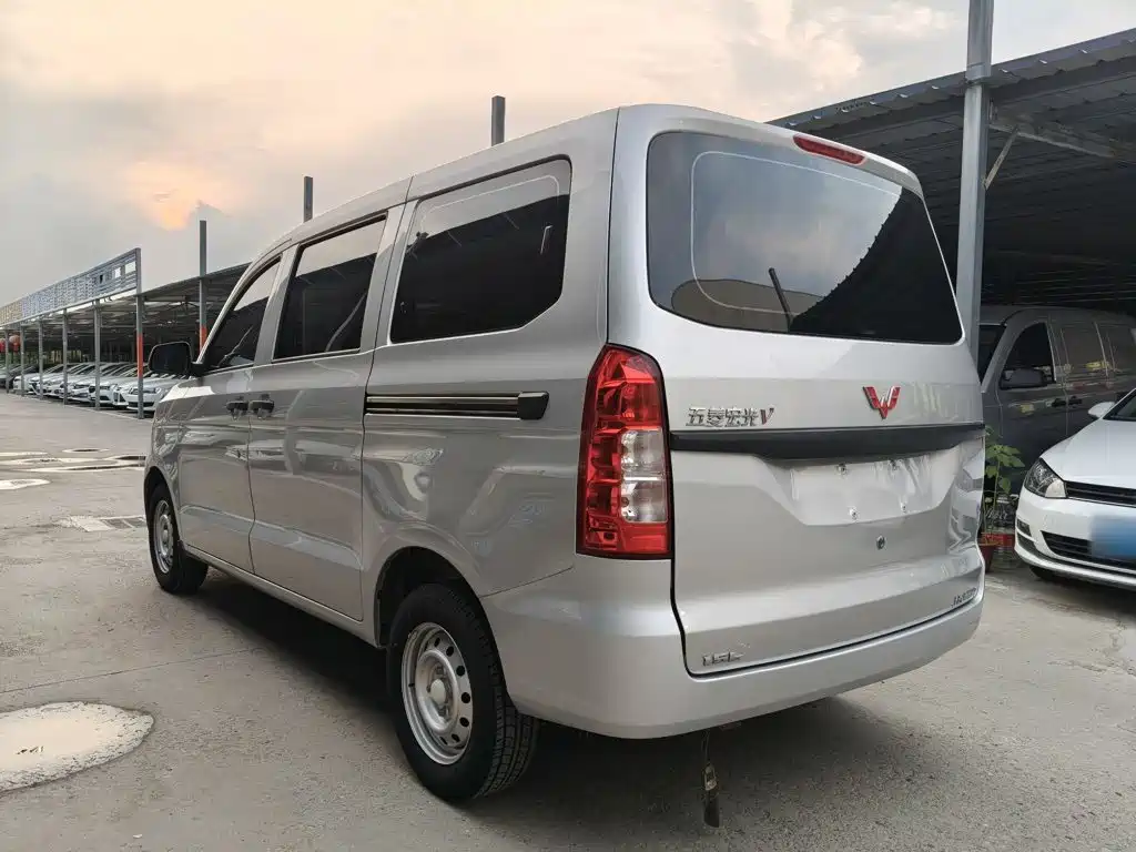 Wuling Hongguang V 2023 — фото 21