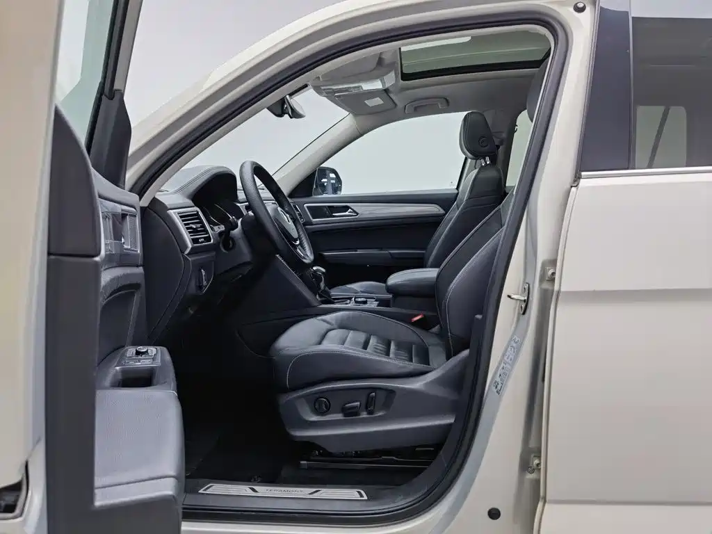 Volkswagen Teramont 2017 — фото 10