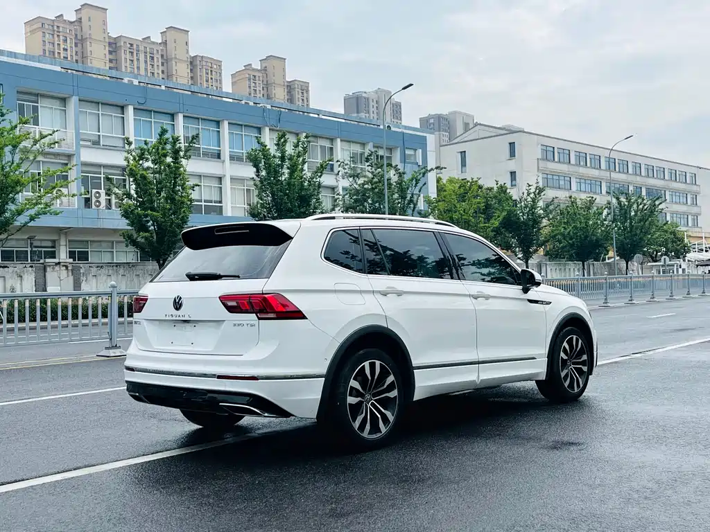 Volkswagen Tiguan L 2021 — фото 7