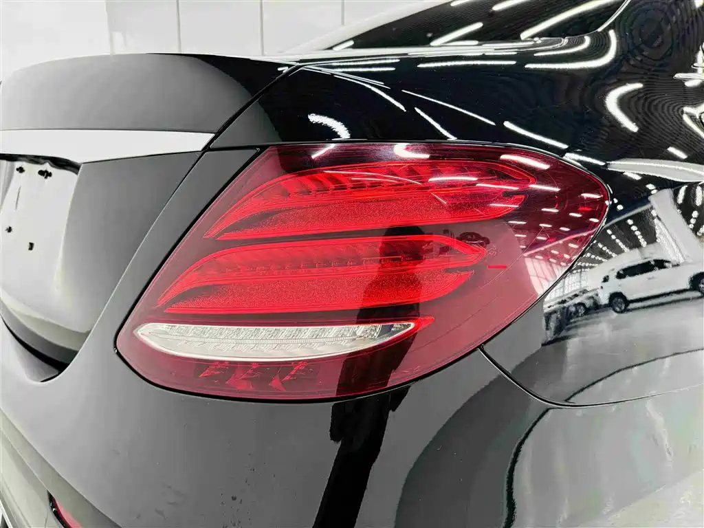 Mercedes-Benz E-Class 2019 — фото 11