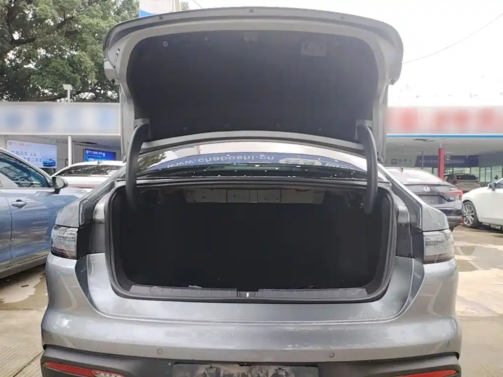 BYD Seal 05 DM-i 2025 — фото 19