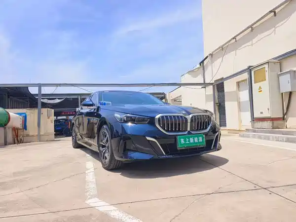 BMW i5 2024