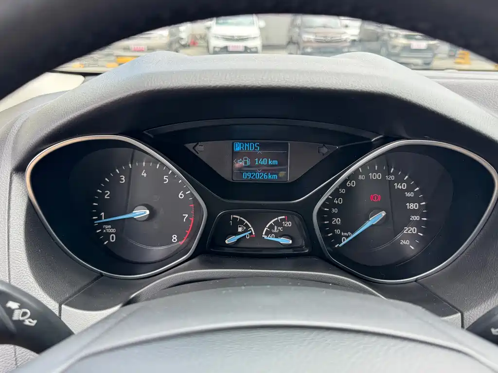 Ford Focus 2019 — фото 13