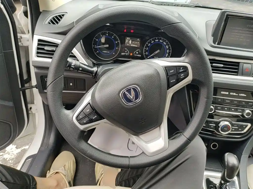Changan V7 2016 — фото 11