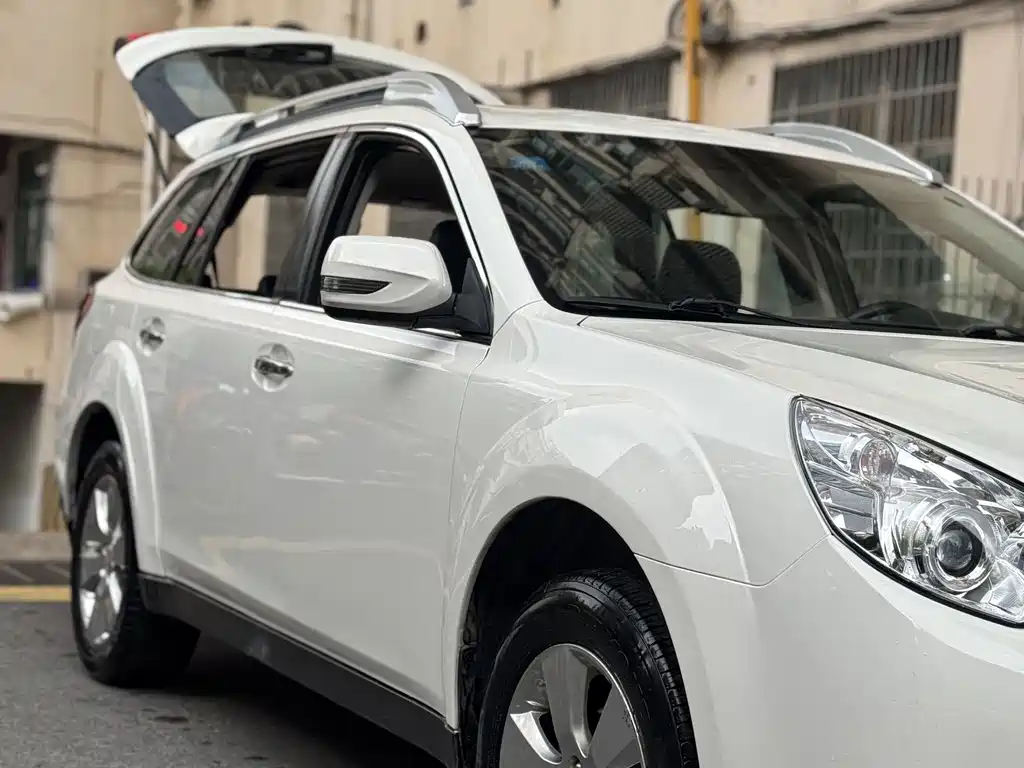 Subaru Outback 2011 — фото 4