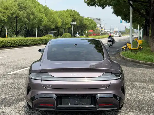 Xiaomi SU7 2025