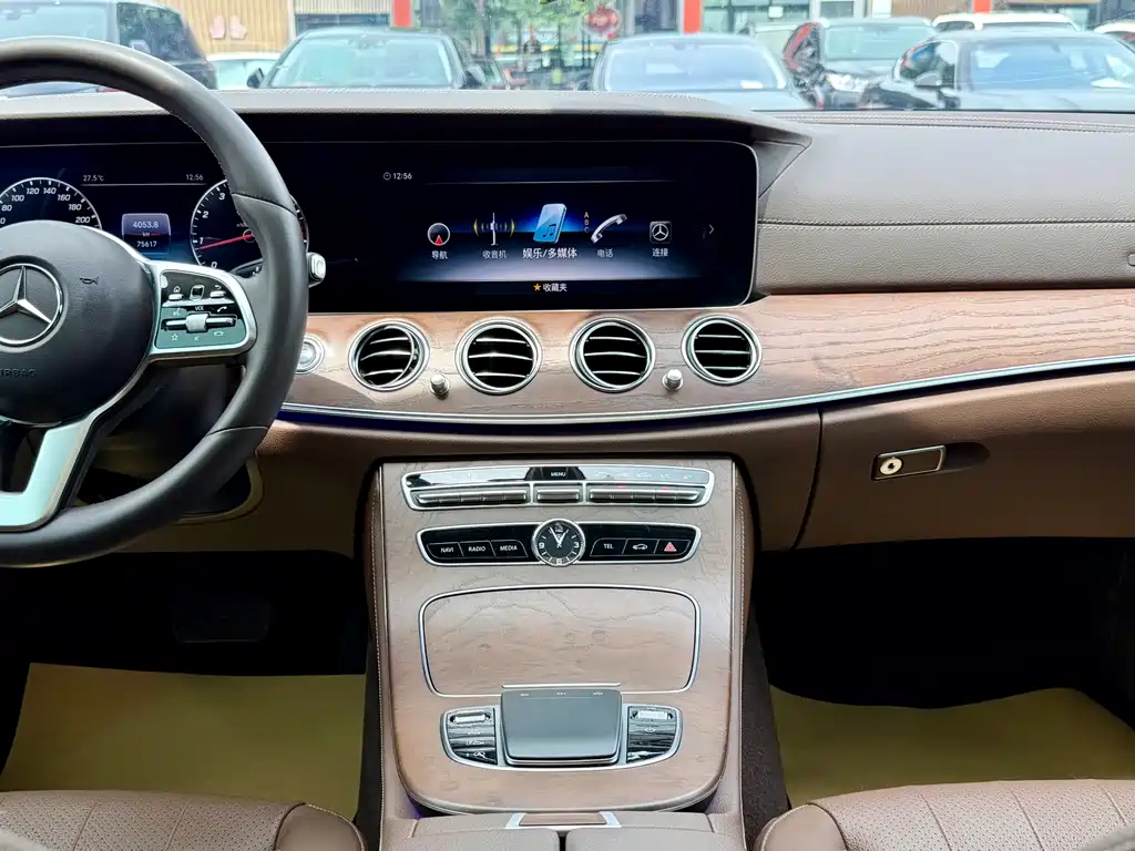 Mercedes-Benz E-Class 2020 — фото 18