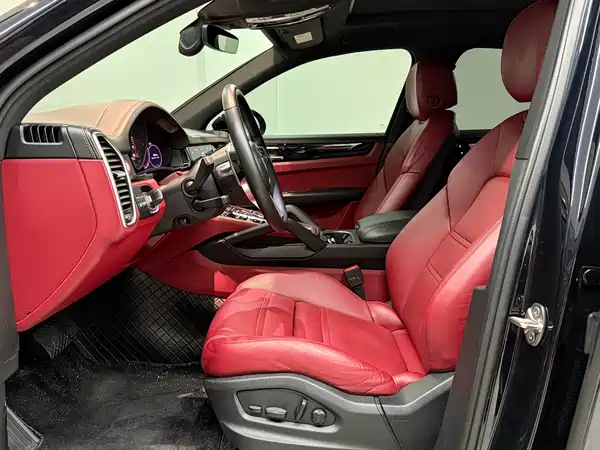 Porsche Cayenne 2022