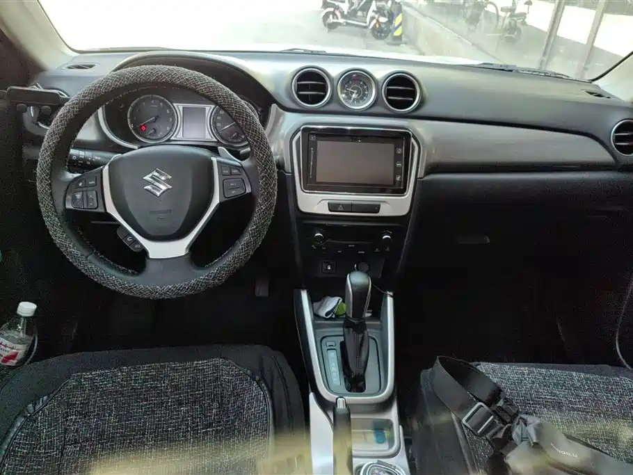Suzuki Vitara 2016 — фото 12