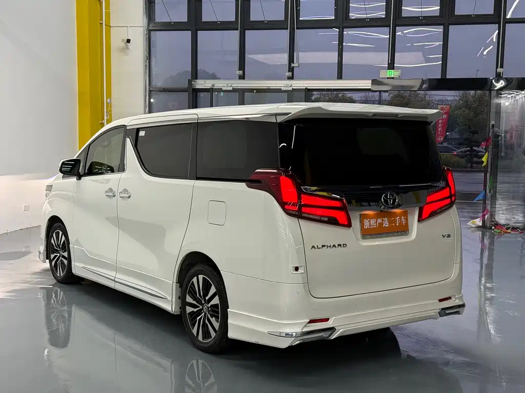 Toyota Alphard 2019 — фото 4