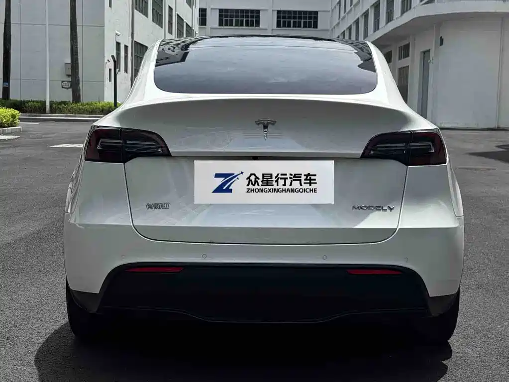 Tesla Model Y 2021 — фото 8