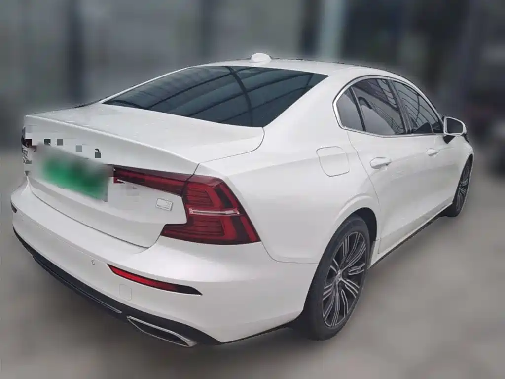 Volvo S60 PHEV 2021 — фото 12