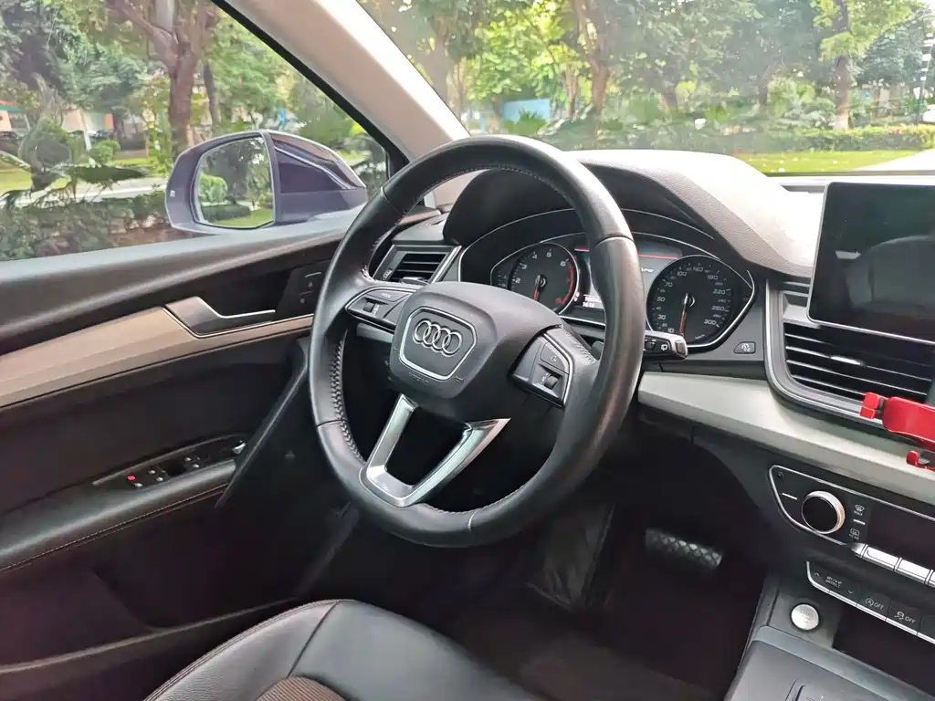 Audi Q5L 2021 — фото 10