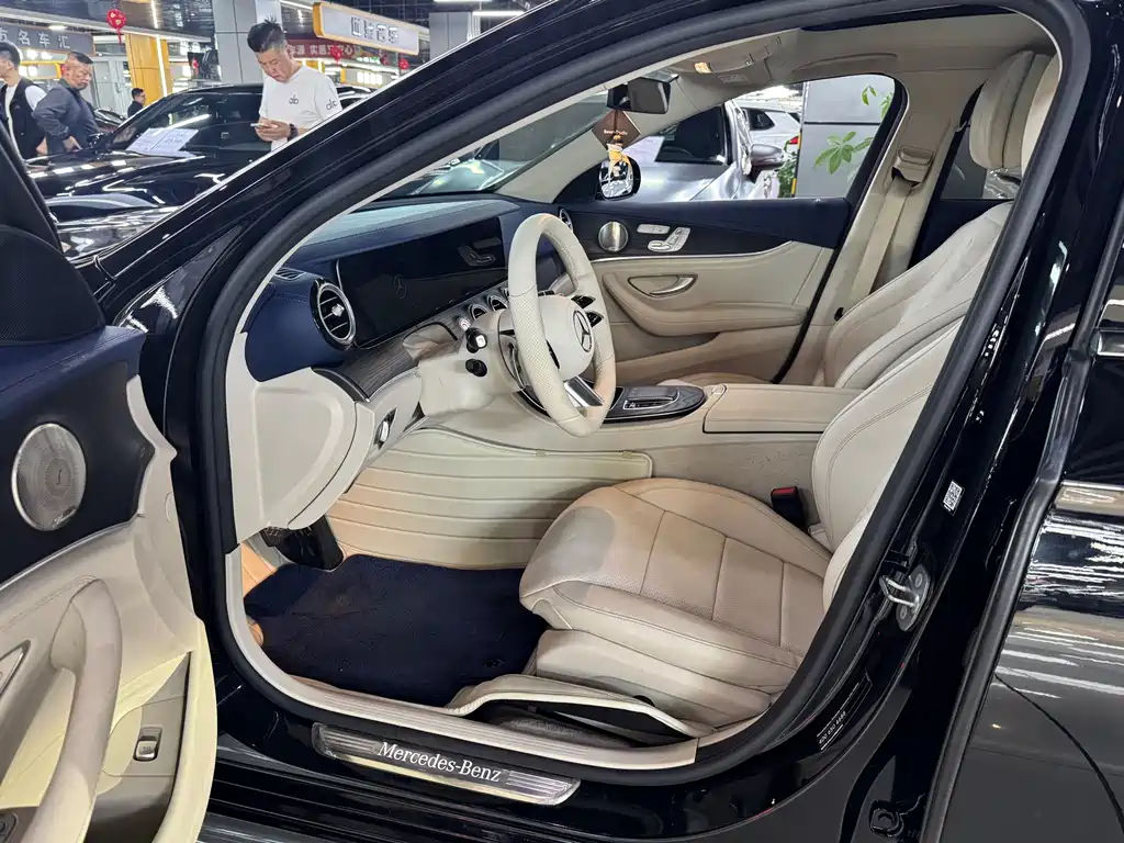 Mercedes-Benz E-Class 2022