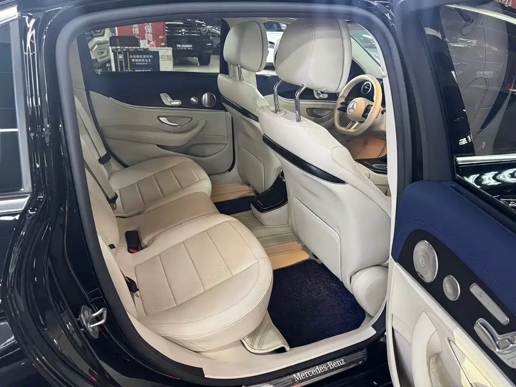 Mercedes-Benz E-Class 2022 — фото 10