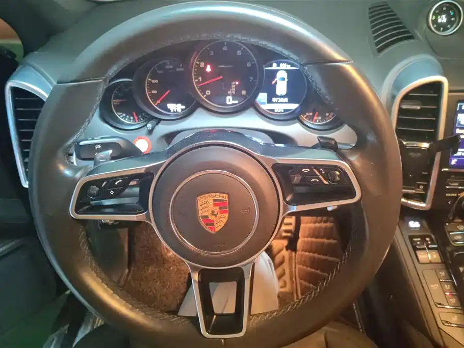 Porsche Cayenne 2015 — фото 15