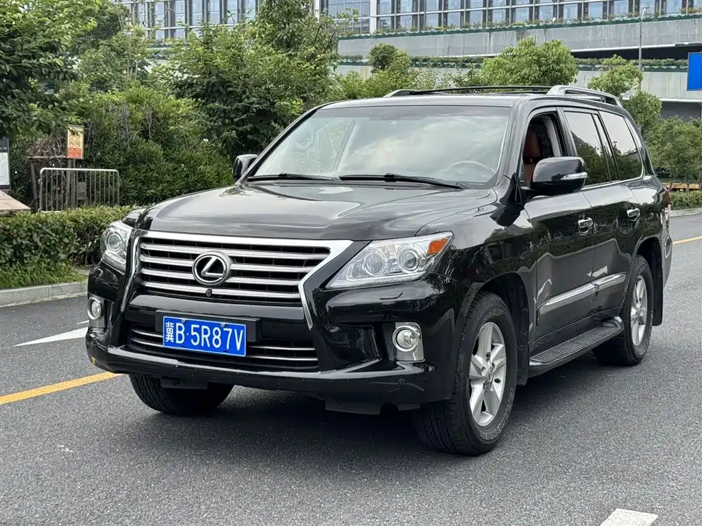 Lexus LX 2013