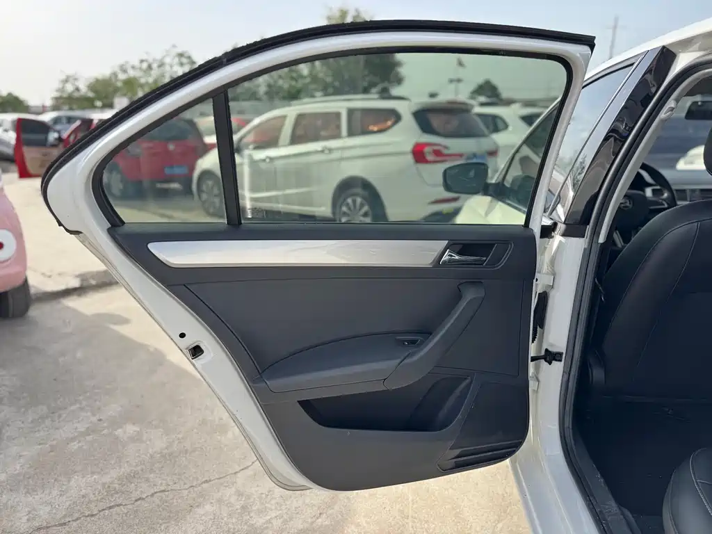 Skoda Rapid 2019 — фото 27
