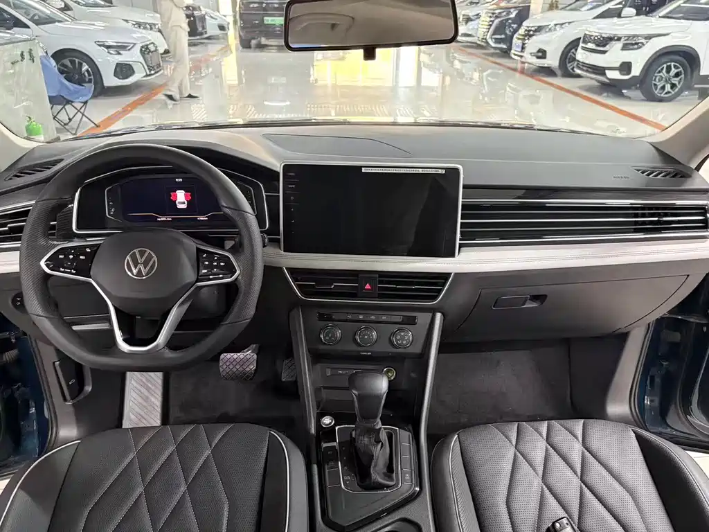 Volkswagen Tiguan L 2023