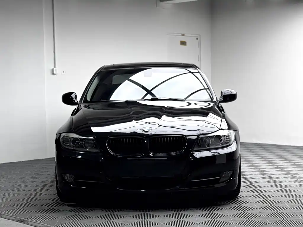 BMW 3 Series 2010 — фото 2